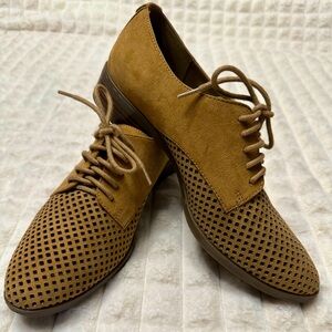 Anne Klein Lace Up Loafers Size 8